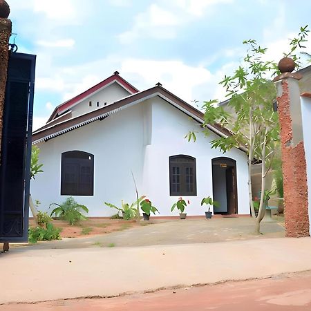 Traveller'S Hostel Хіккадува Екстер'єр фото
