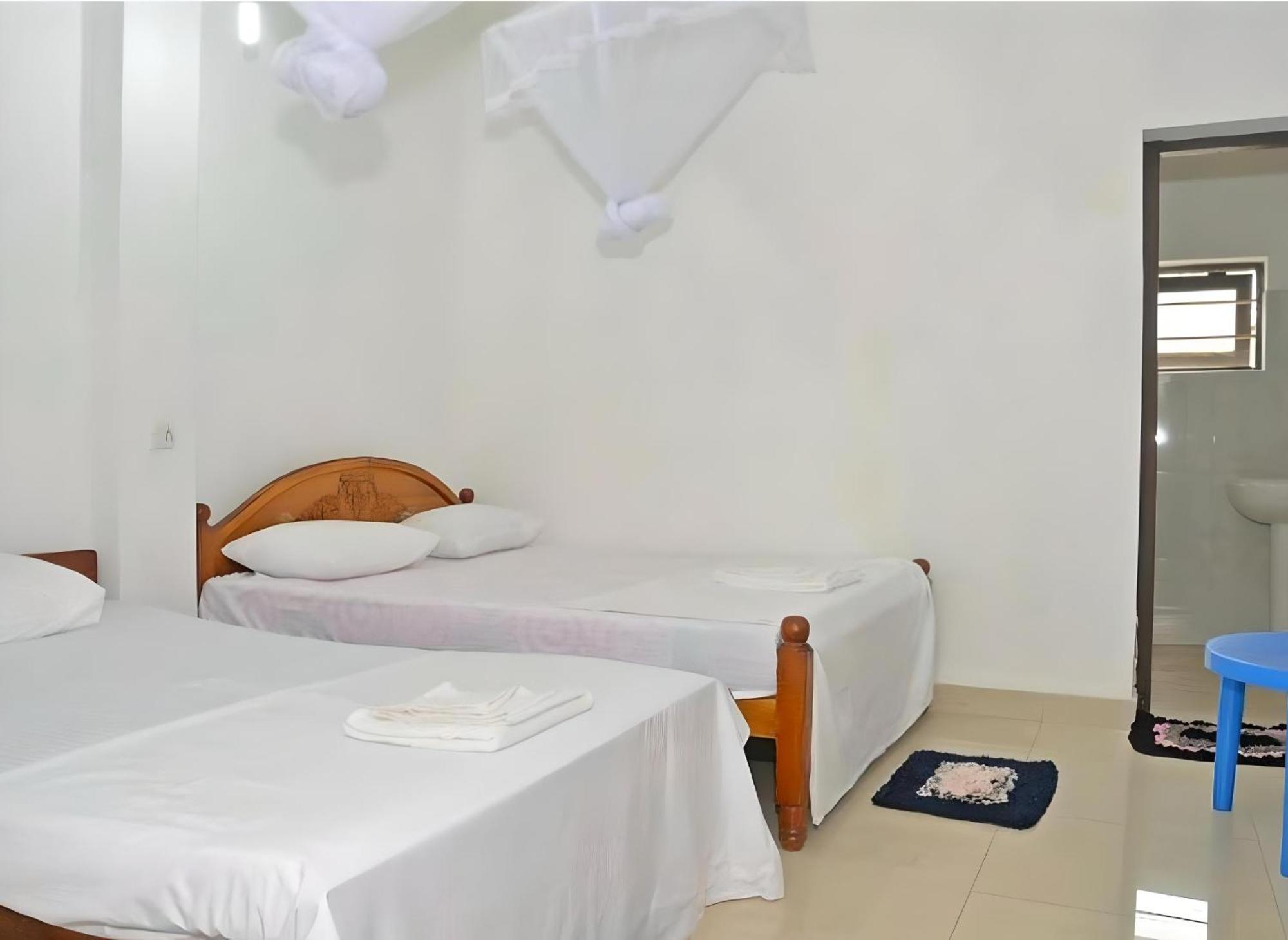 Traveller'S Hostel Хіккадува Екстер'єр фото