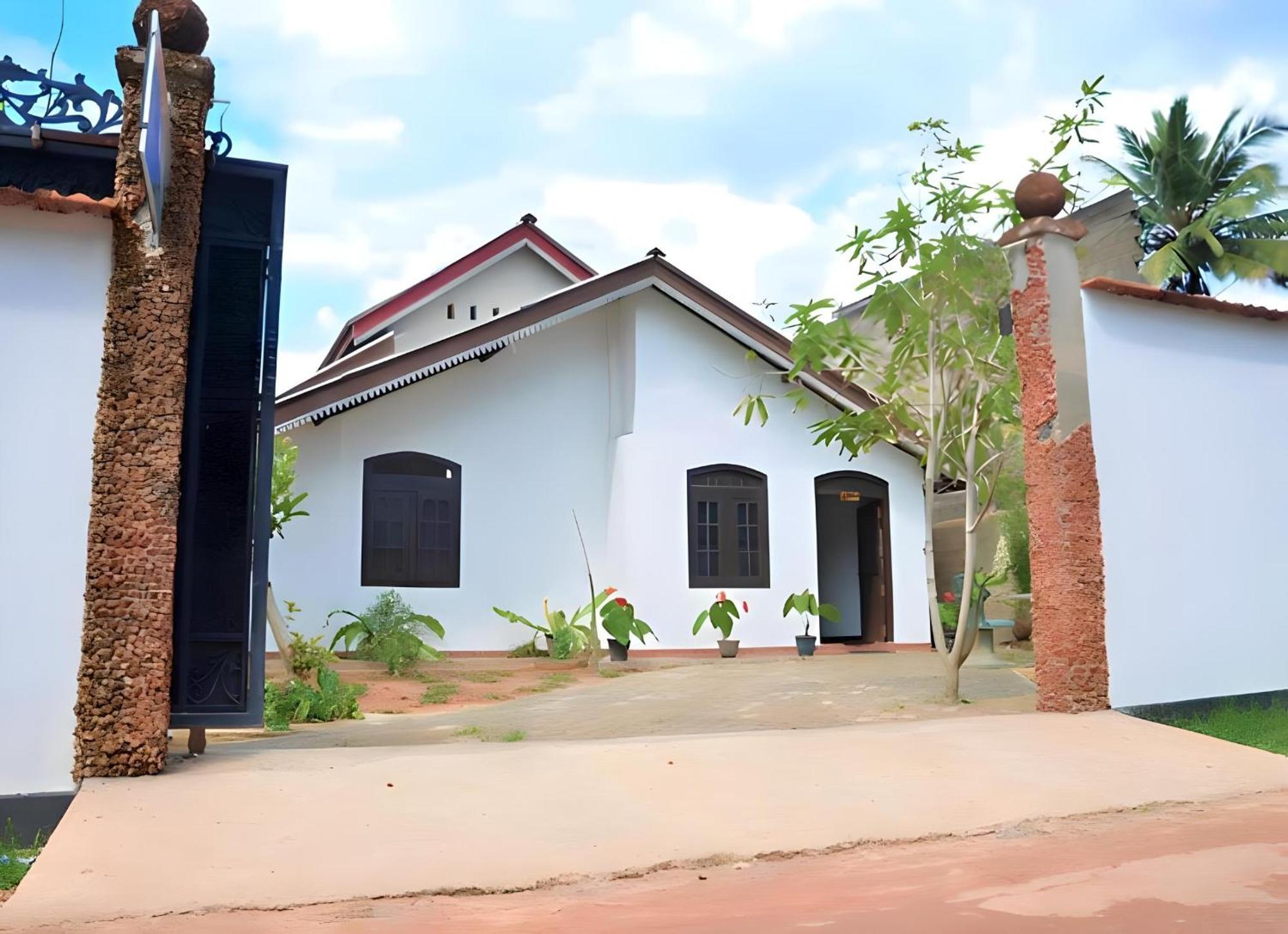 Traveller'S Hostel Хіккадува Екстер'єр фото